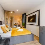 Apartament West Sky - Classic Gold&silver - Perłowa Przystań *