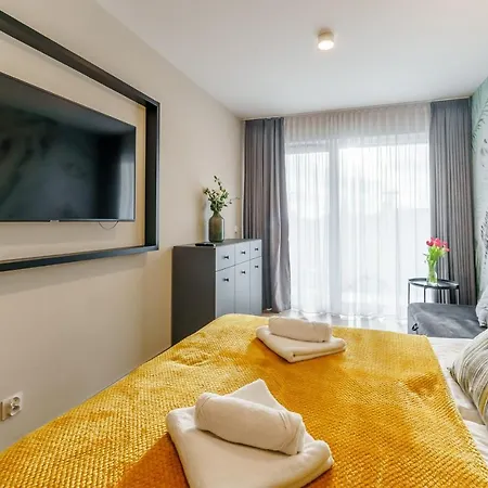 Apartament West Sky - Classic Gold&silver - Perłowa Przystań *